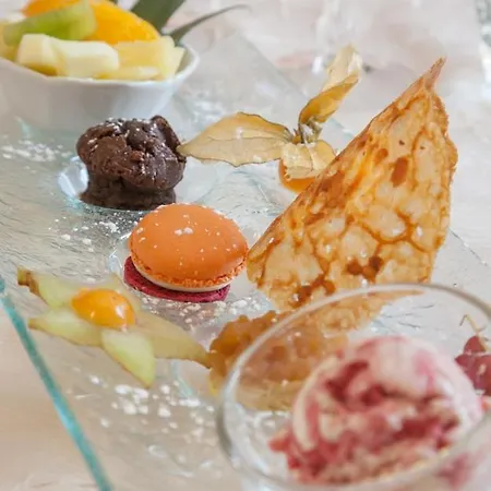 فندق Logis & Restaurant De La Barque
