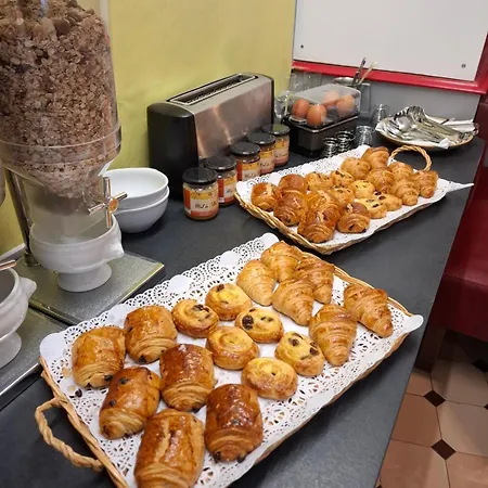 Logis & Restaurant De La Barque Hotel Beaumont-sur-Sarthe