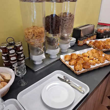 Logis & Restaurant De La Barque 2*