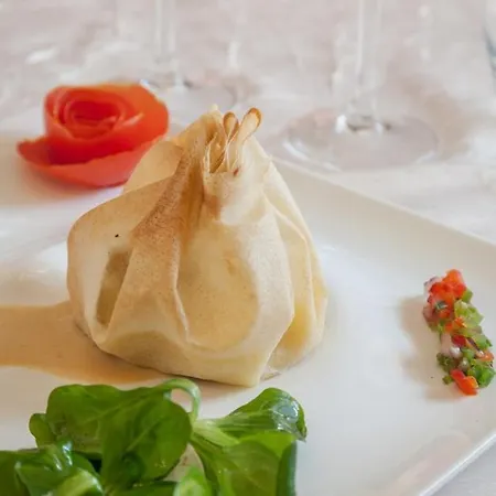 Logis & Restaurant De La Barque Hotel