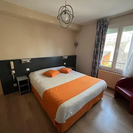 Logis & Restaurant De La Barque Hotel Beaumont-sur-Sarthe