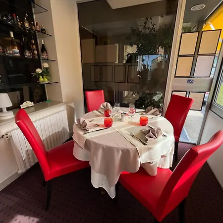 Logis & Restaurant De La Barque Hotel Beaumont-sur-Sarthe