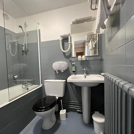 מלון Logis & Restaurant De La Barque