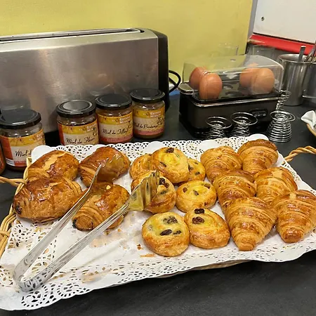 מלון Logis & Restaurant De La Barque