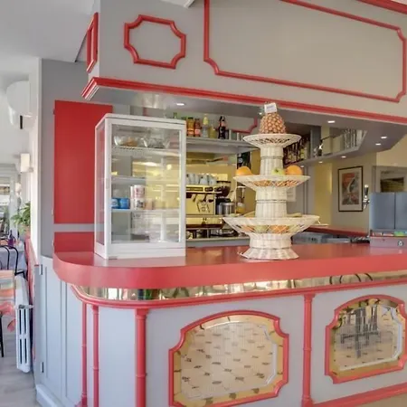 Logis & Restaurant De La Barque