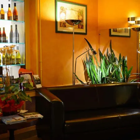 Logis & Restaurant De La Barque