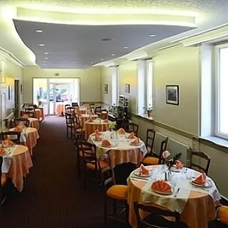 Logis & Restaurant De La Barque