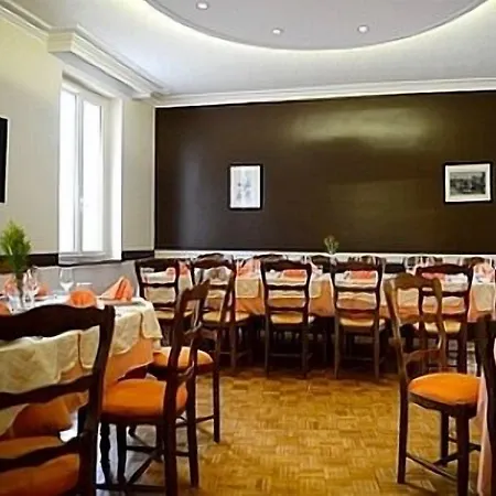 Logis Hotel & Restaurant De La Barque