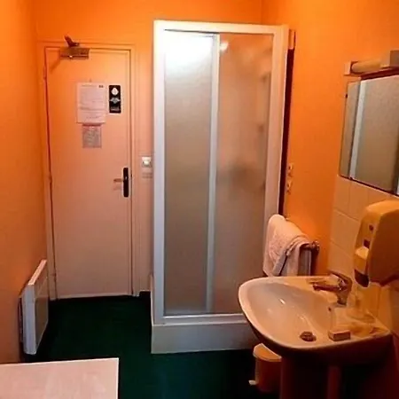 Logis & Restaurant De La Barque ביומונט-סור-סרטה