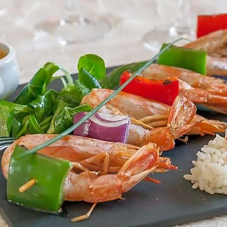 Logis Hotel & Restaurant De La Barque 2* Beaumont-sur-Sarthe