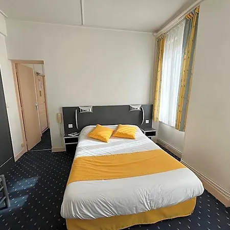 Logis Hotel & Restaurant De La Barque 2* Beaumont-sur-Sarthe