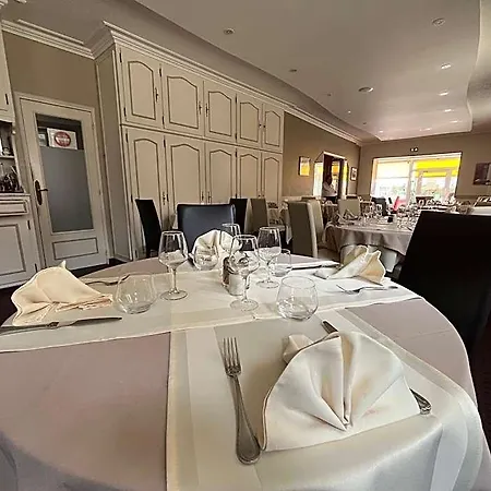 Logis Hotel & Restaurant De La Barque Hotel Beaumont-sur-Sarthe