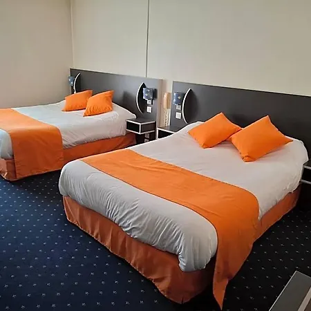 Hotel Logis Hotel & Restaurant De La Barque