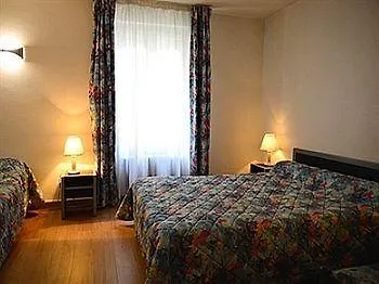 Logis & Restaurant De La Barque Beaumont-sur-Sarthe