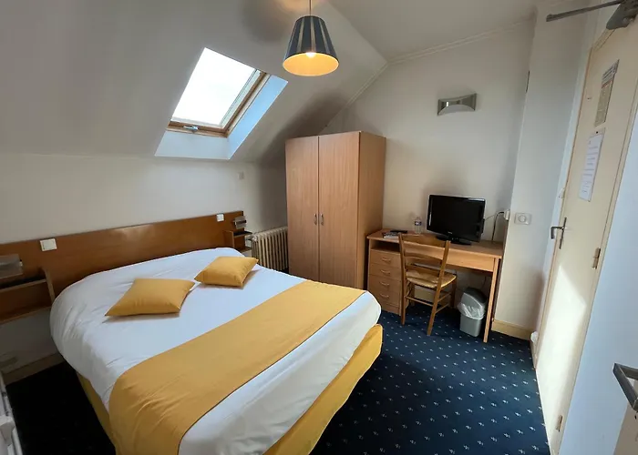 Hotel Logis Hotel & Restaurant De La Barque 2*