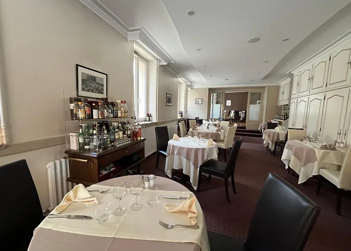 Logis Hotel & Restaurant De La Barque