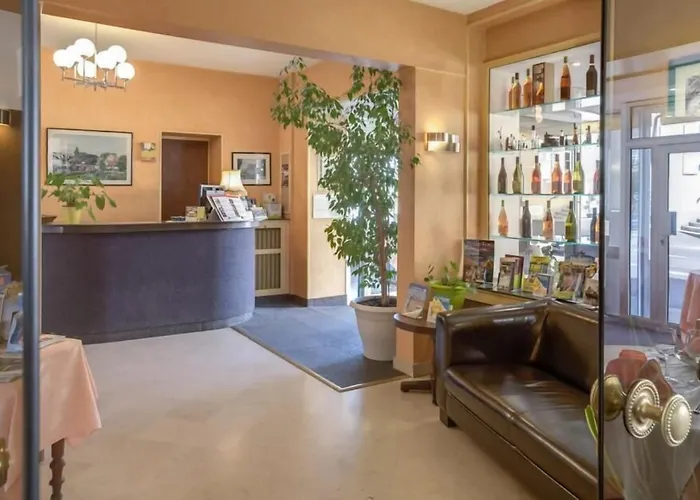 Hotel Logis Hotel & Restaurant De La Barque Beaumont-sur-Sarthe