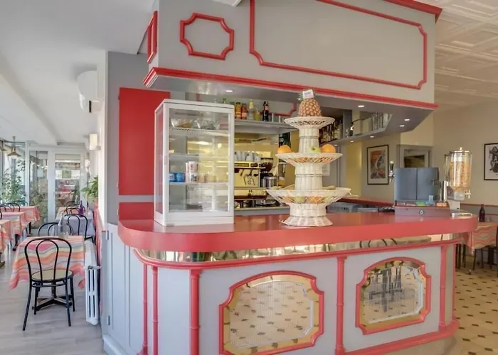 Logis Hotel & Restaurant De La Barque