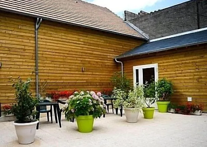 Logis Hotel & Restaurant De La Barque Hotel 2*