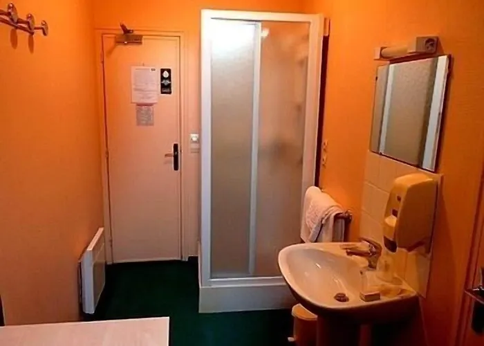 Logis Hotel & Restaurant De La Barque Beaumont-sur-Sarthe