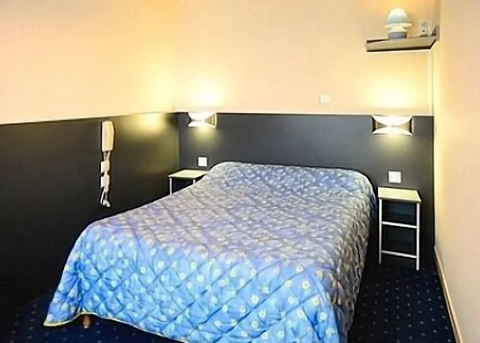 Logis Hotel & Restaurant De La Barque 2*